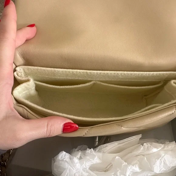 Chanel Black and White Gift Box - Picture 7 of 11